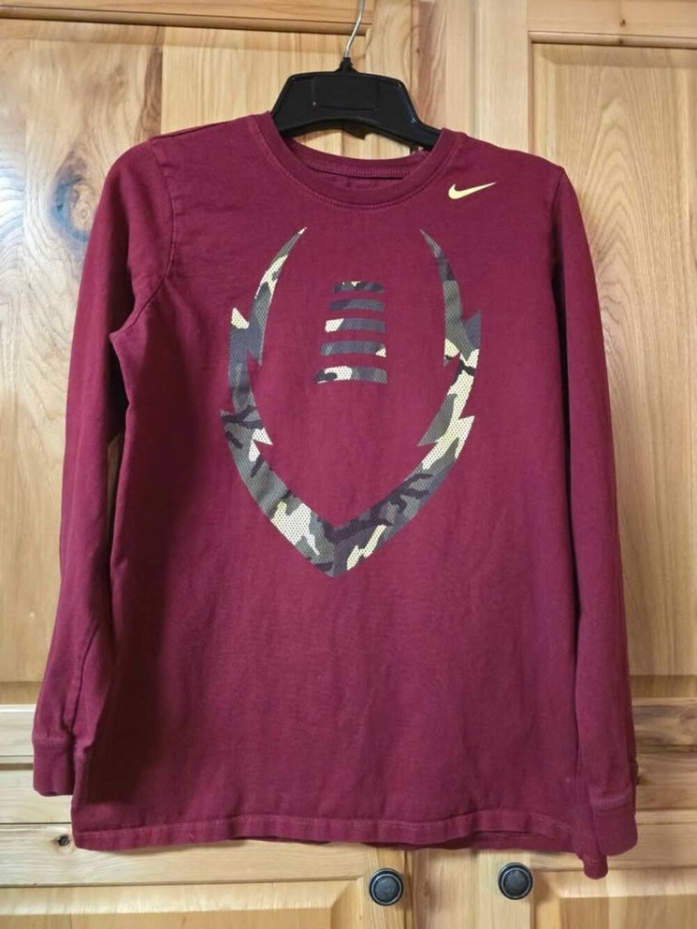 Nike Camo Football Graphic Youth XL Athletic Cut Red Long Sleeve Shirt